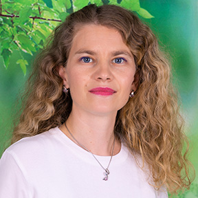 Анета Костадинова
